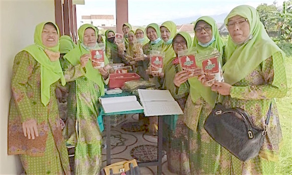 Muslimat NU Jember Luncurkan Panganan Kemasan